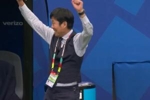 1-0领先巴西！场边日本主帅森保一振臂庆祝，喜形于色